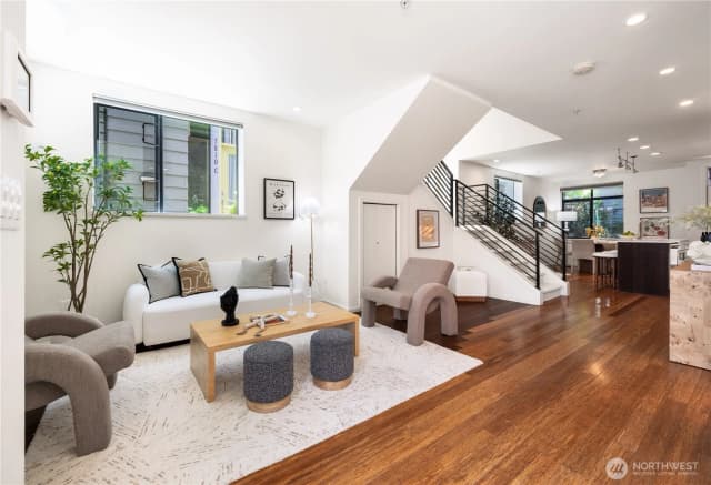 Property photo for 1808 11th Avenue #b, Seattle photo 3