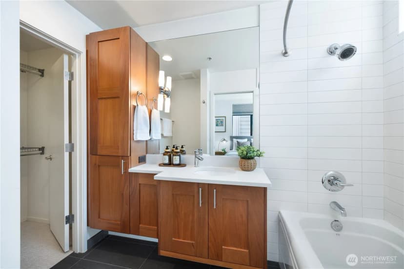 Property photo for 1808 11th Avenue #b, Seattle photo 15