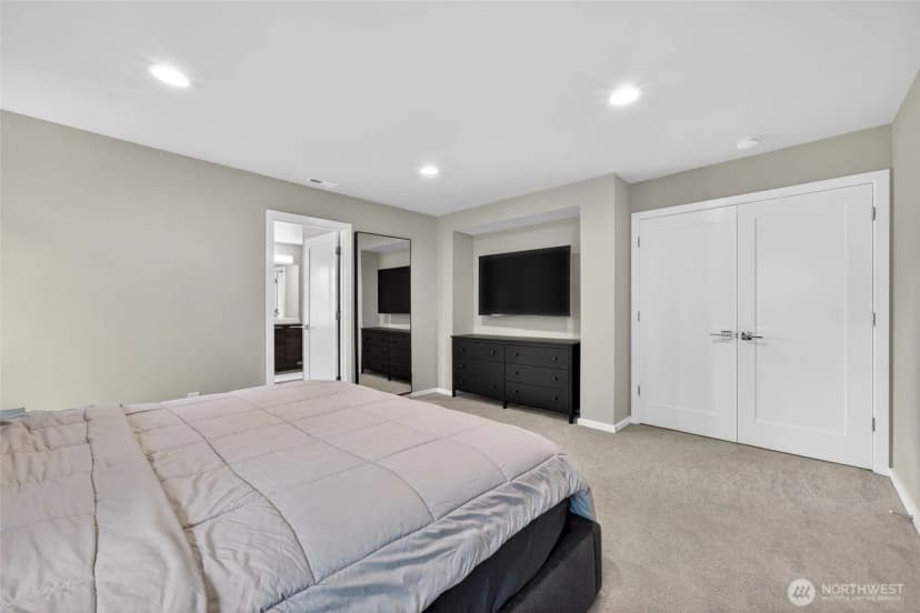 Property photo for 21212 129th Lane Se, Kent photo 17