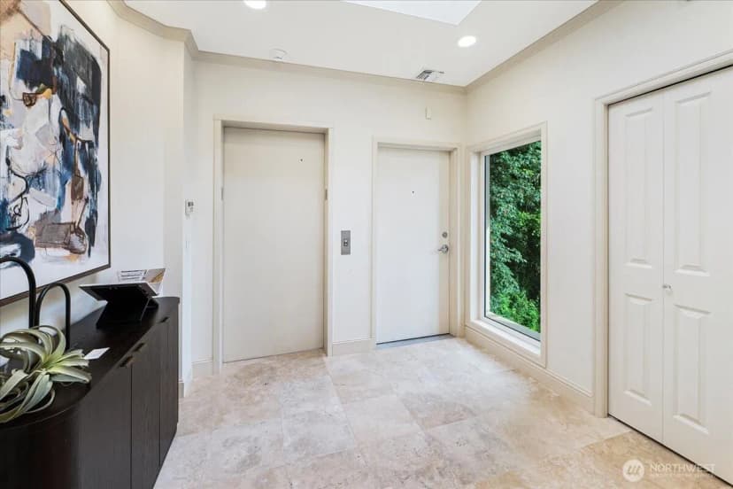 Property photo for 1338 Alki Avenue Sw #500, Seattle photo 2