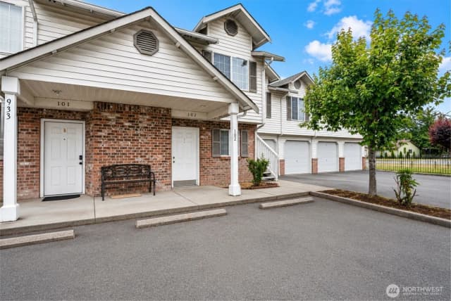 Property photo for 933 4th Avenue N #102, Kent