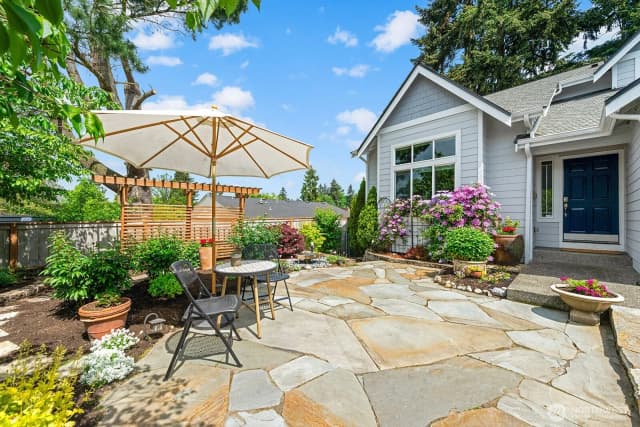 Property photo for 1706 Ne 27th Place, Renton photo 2