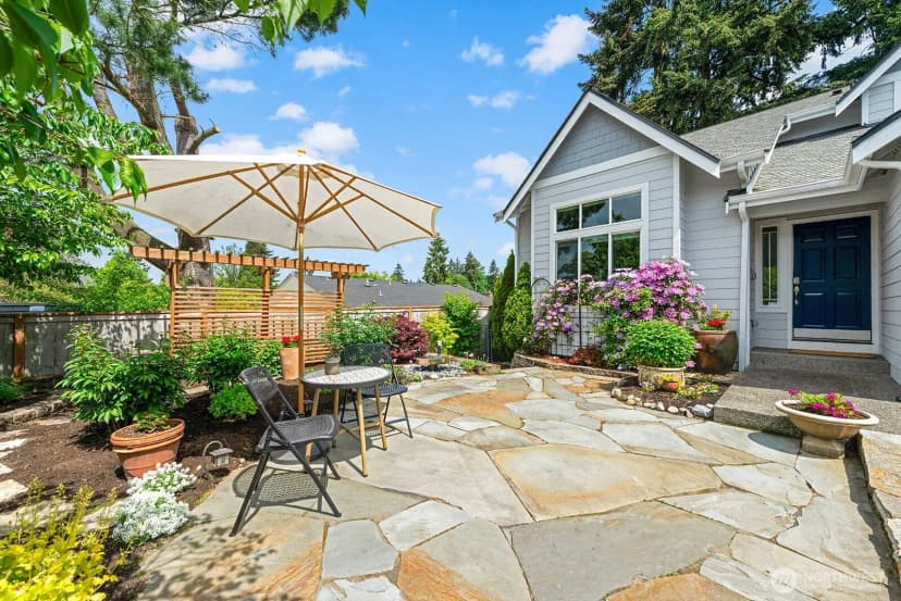 Property photo for 1706 Ne 27th Place, Renton photo 2