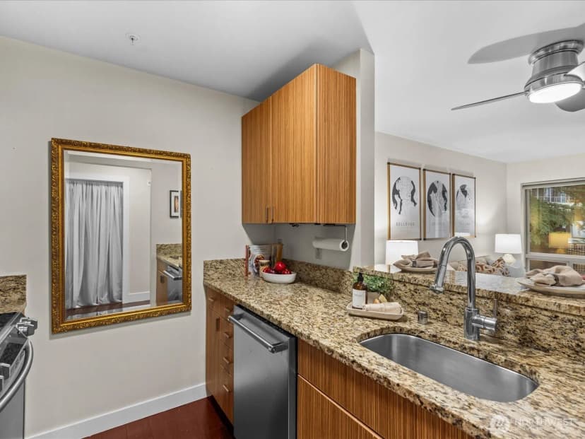 Property photo for 711 E Denny Way #104, Seattle photo 10