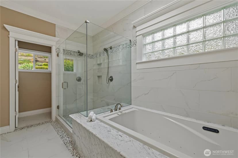 Property photo for 413 174th Place Ne, Bellevue photo 24