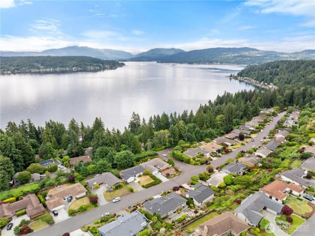 Property photo for 413 174th Place Ne, Bellevue