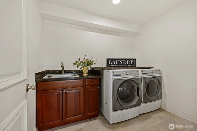 Property photo for 413 174th Place Ne, Bellevue photo 33
