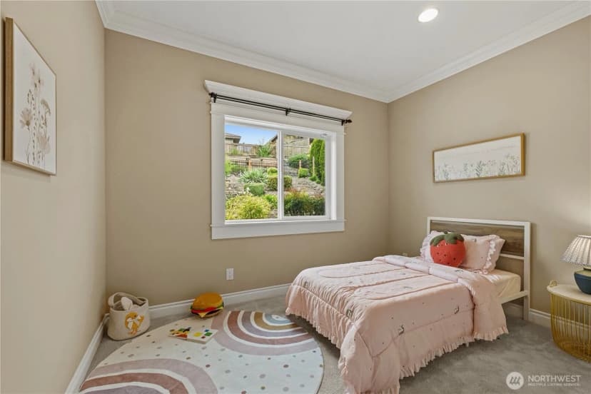 Property photo for 413 174th Place Ne, Bellevue photo 26