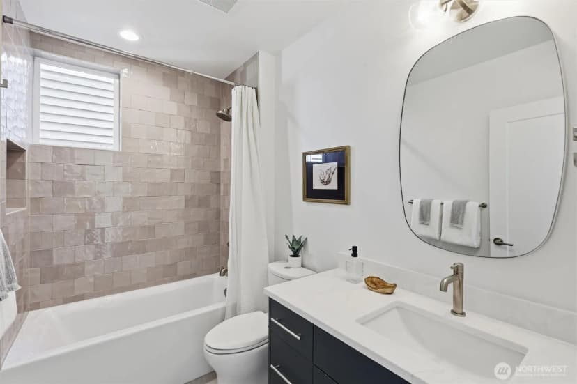 Property photo for 2710 58th Avenue Sw, Seattle photo 8