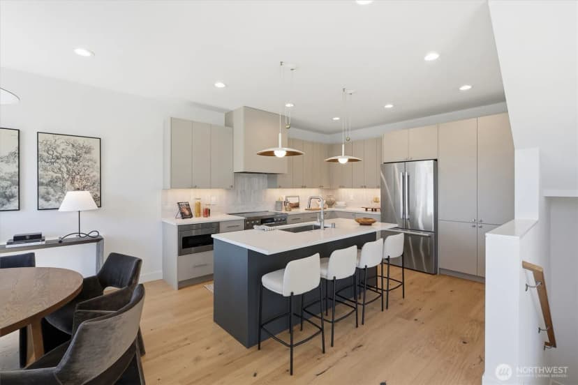 Property photo for 2710 58th Avenue Sw, Seattle photo 16