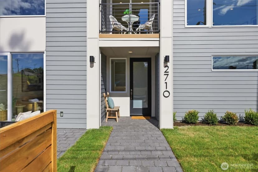 Property photo for 2710 58th Avenue Sw, Seattle photo 3