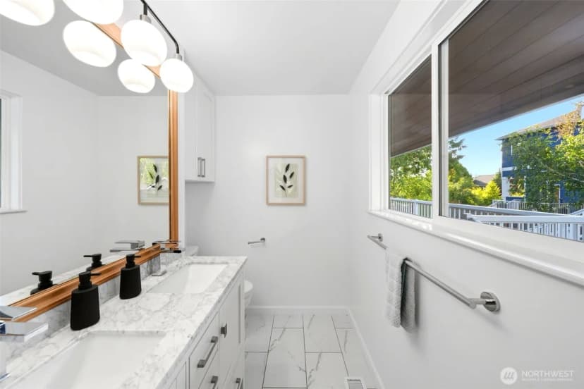 Property photo for 3502 29th Avenue W, Seattle photo 17