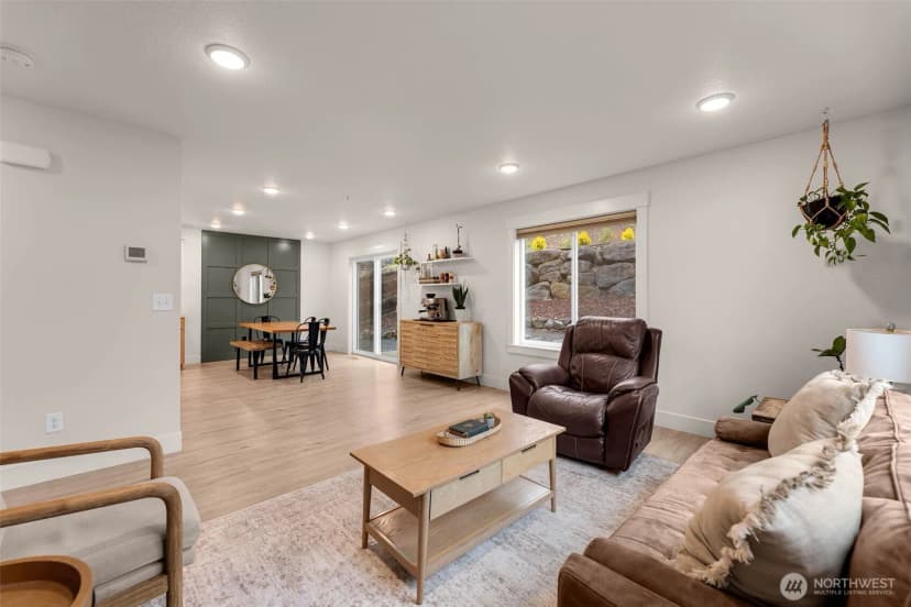 Property photo for 610 Stone View Way, Kalama photo 8