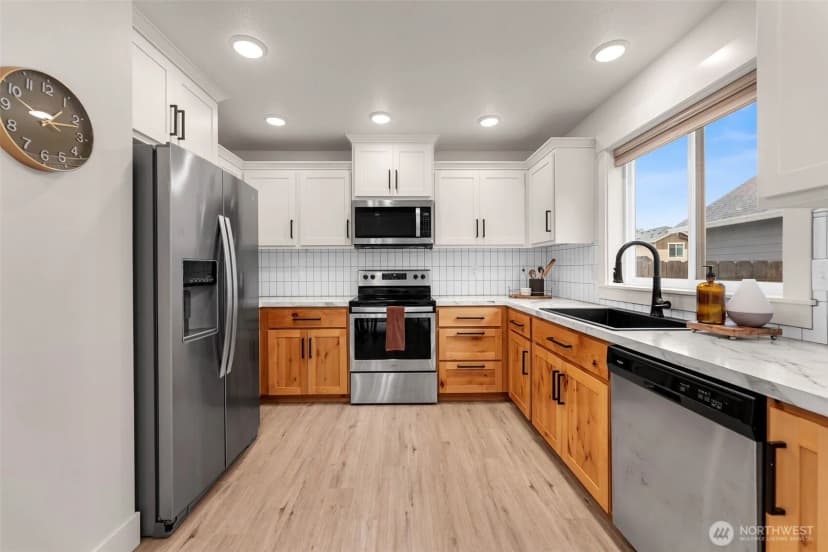 Property photo for 610 Stone View Way, Kalama photo 17