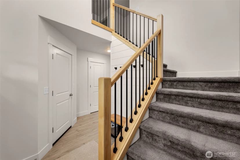 Property photo for 610 Stone View Way, Kalama photo 19