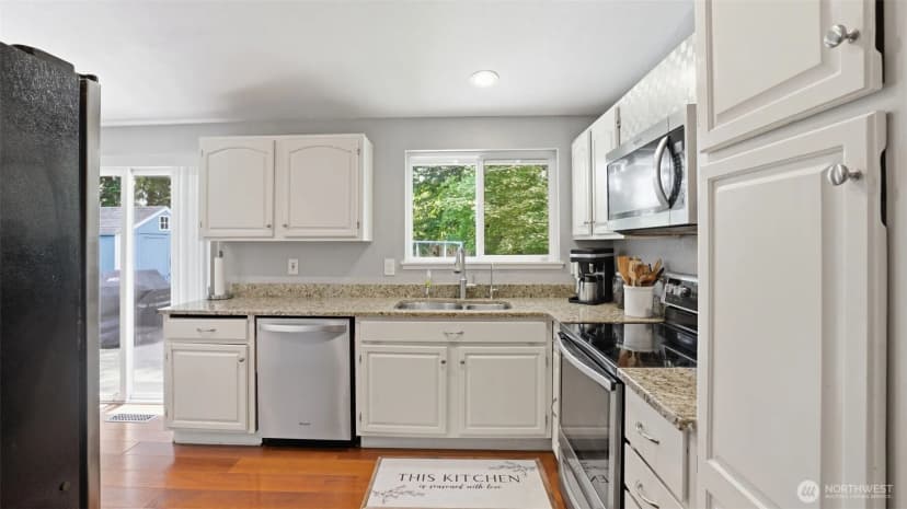 Property photo for 17333 160th Avenue Se, Renton photo 14
