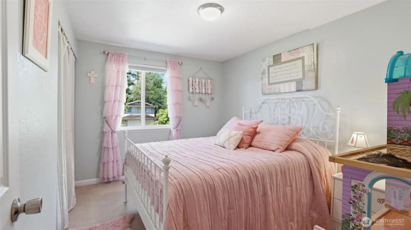 Property photo for 17333 160th Avenue Se, Renton photo 17