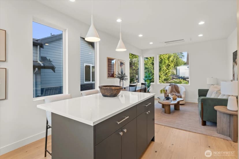 Property photo for 2712 58th Avenue Sw, Seattle photo 9