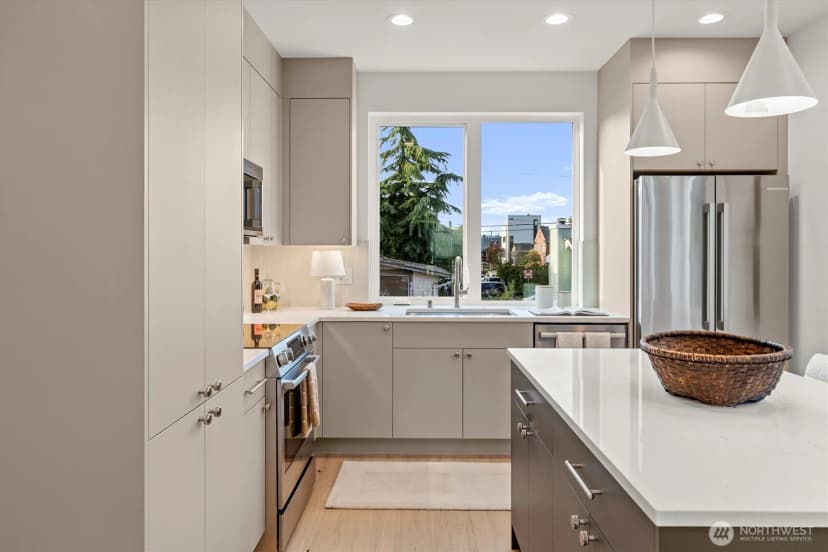 Property photo for 2712 58th Avenue Sw, Seattle photo 12