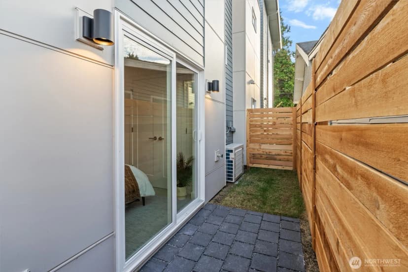 Property photo for 2712 58th Avenue Sw, Seattle photo 7