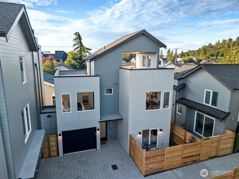 Property photo for 2712 58th Avenue Sw, Seattle photo 31