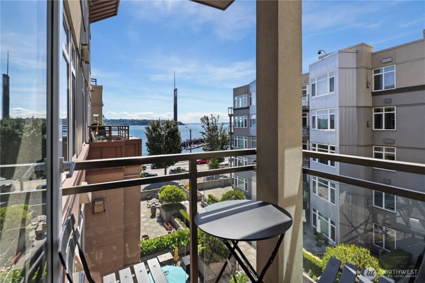 Property photo for 1950 Alaskan Way #422, Seattle photo 4