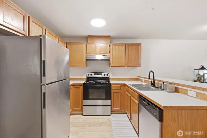 Property photo for 13310 Greenwood Avenue N, Seattle photo 8
