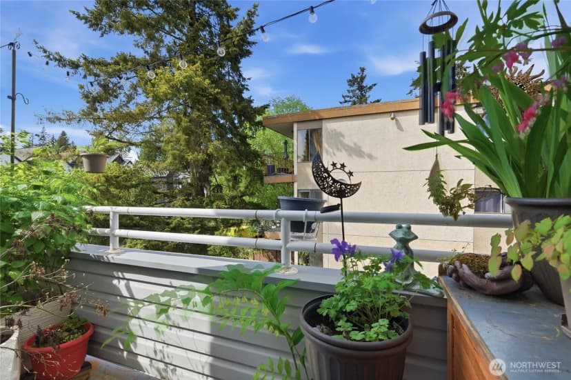 Property photo for 13310 Greenwood Avenue N, Seattle photo 5