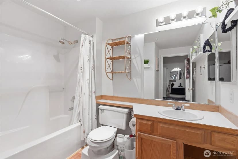 Property photo for 13310 Greenwood Avenue N, Seattle photo 17