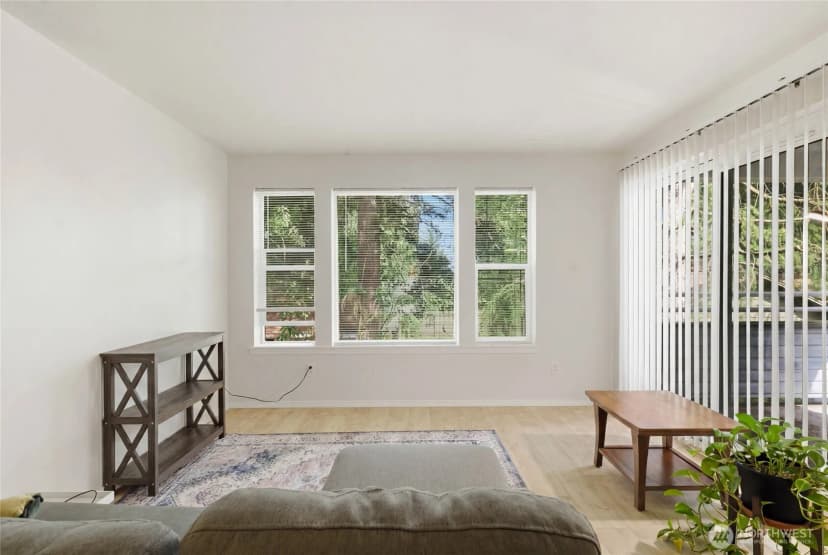 Property photo for 13310 Greenwood Avenue N, Seattle photo 7