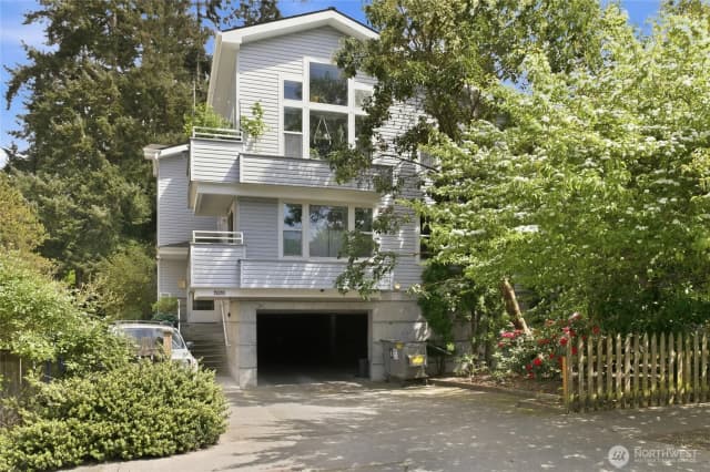 Property photo for 13310 Greenwood Avenue N, Seattle photo 3