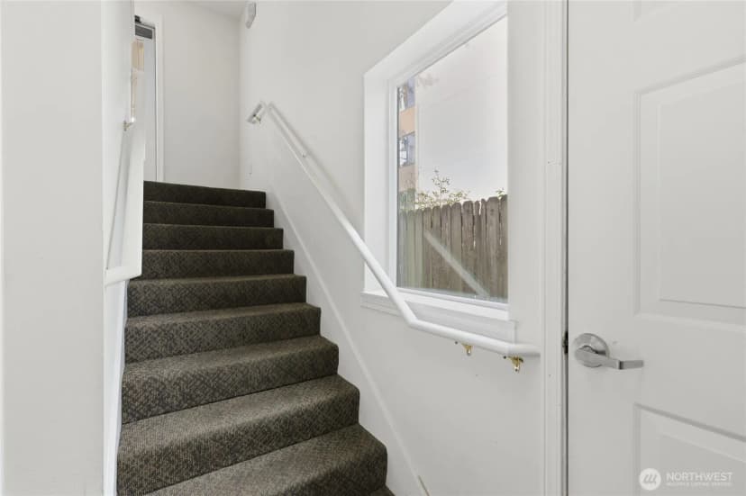 Property photo for 13310 Greenwood Avenue N, Seattle photo 19