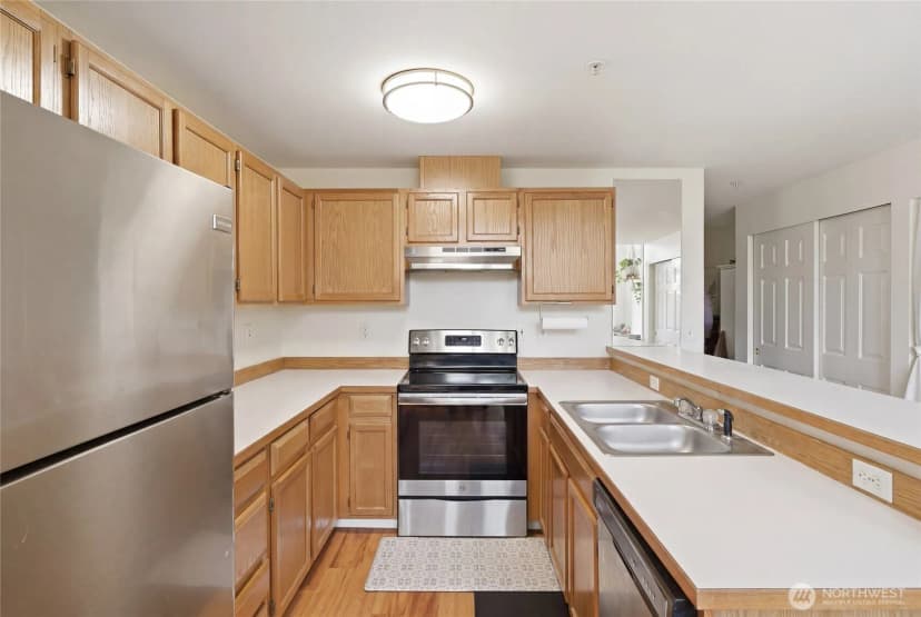 Property photo for 13310 Greenwood Avenue N, Seattle photo 15