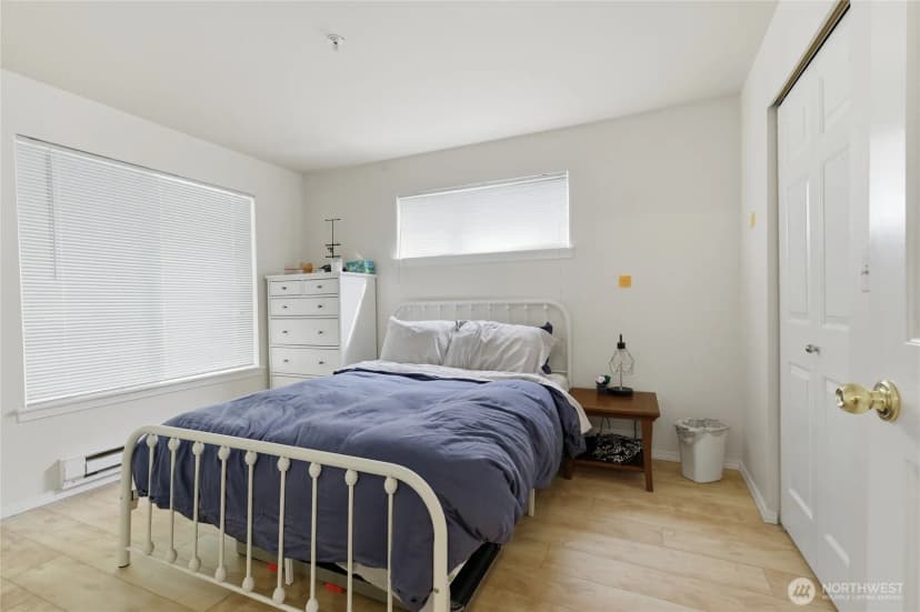 Property photo for 13310 Greenwood Avenue N, Seattle photo 10
