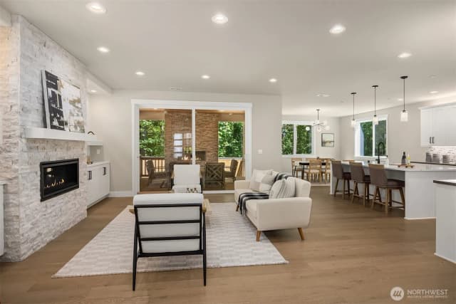 Property photo for 15002 75th Avenue Ne, Kenmore photo 3