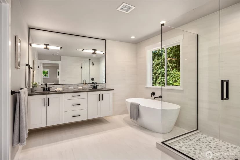 Property photo for 15002 75th Avenue Ne, Kenmore photo 14