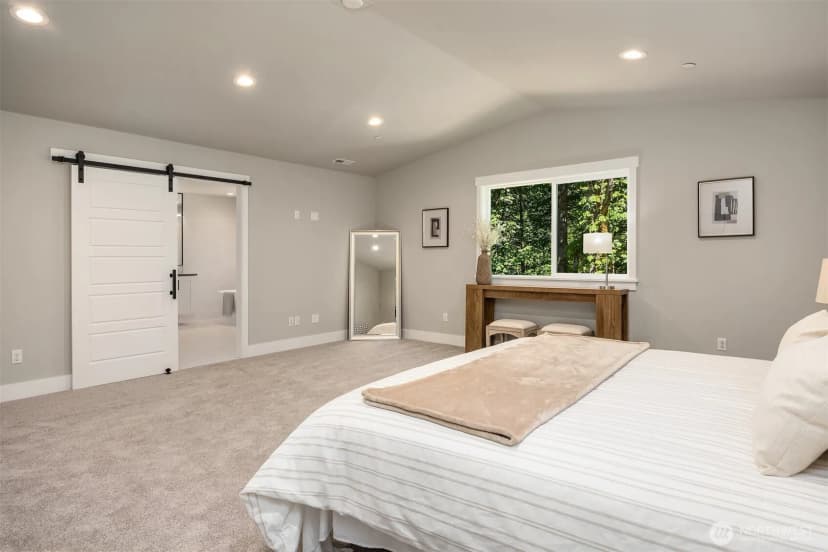 Property photo for 15002 75th Avenue Ne, Kenmore photo 13