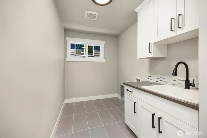 Property photo for 15002 75th Avenue Ne, Kenmore photo 21