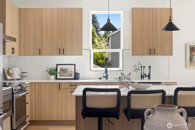 Property photo for 334 Ne 90th Street, Seattle photo 12