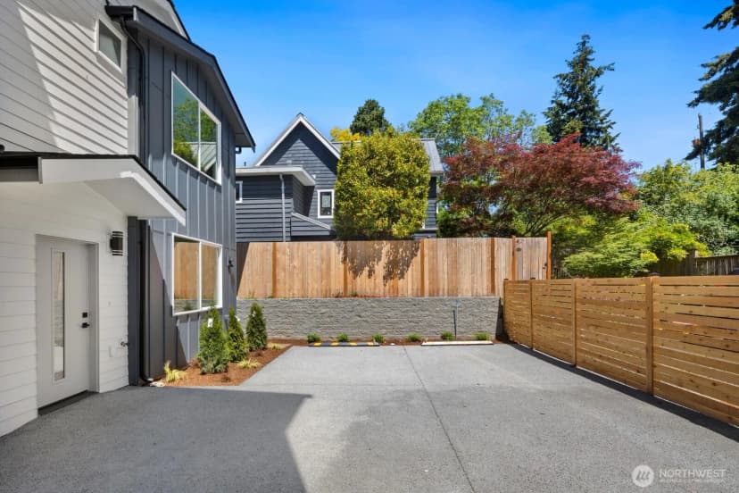 Property photo for 334 Ne 90th Street, Seattle photo 31