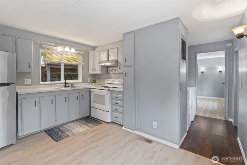 Property photo for 2284 Yew Street Road #e-1, Bellingham photo 5