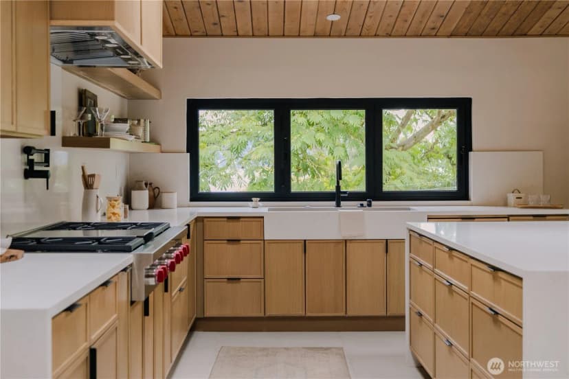 Property photo for 7936 Seward Park Avenue S #c, Seattle photo 9