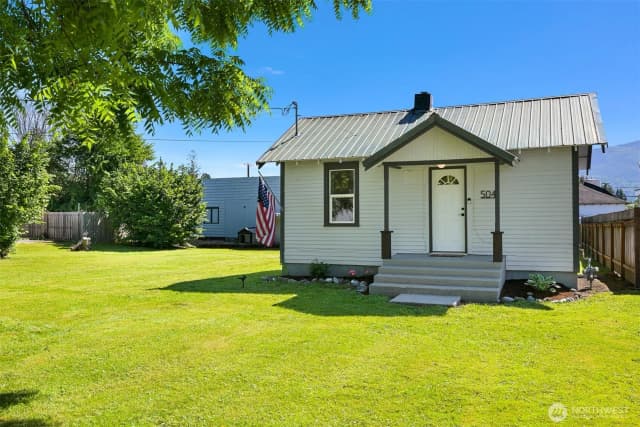 Property photo for 504 W 1st Street, Nooksack photo 2