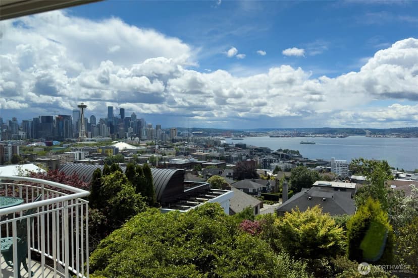 Property photo for 511 W Highland Drive, Seattle photo 14