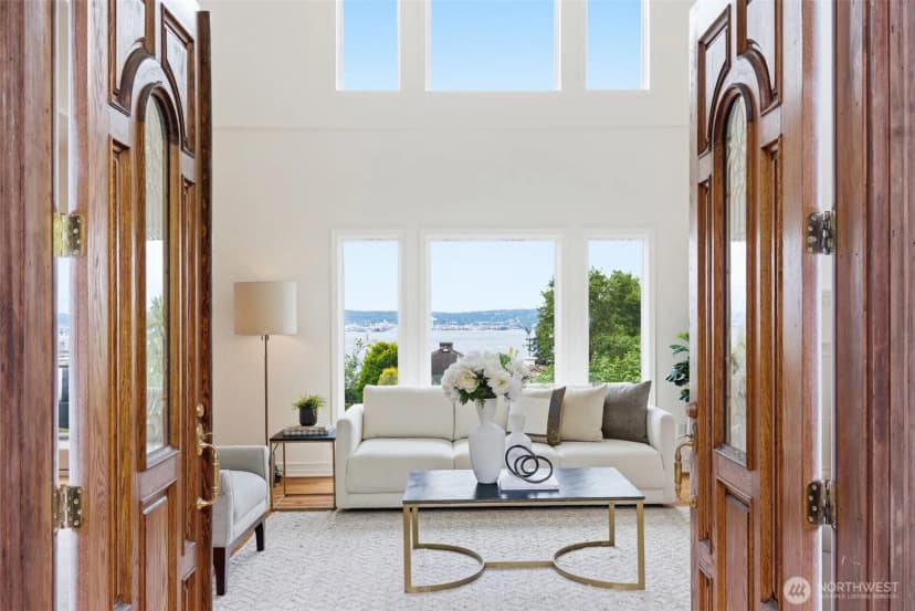 Property photo for 511 W Highland Drive, Seattle photo 3