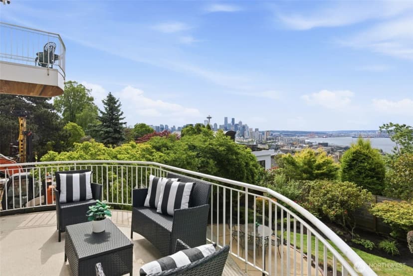 Property photo for 511 W Highland Drive, Seattle photo 8