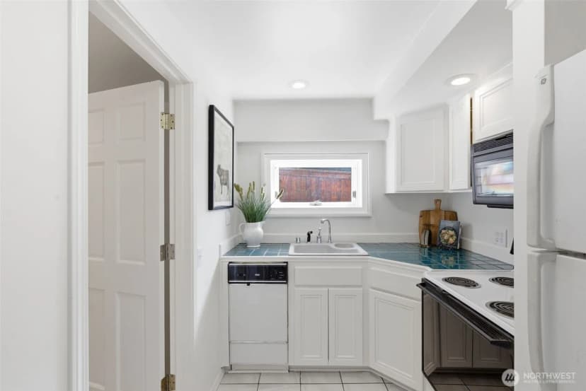 Property photo for 511 W Highland Drive, Seattle photo 33