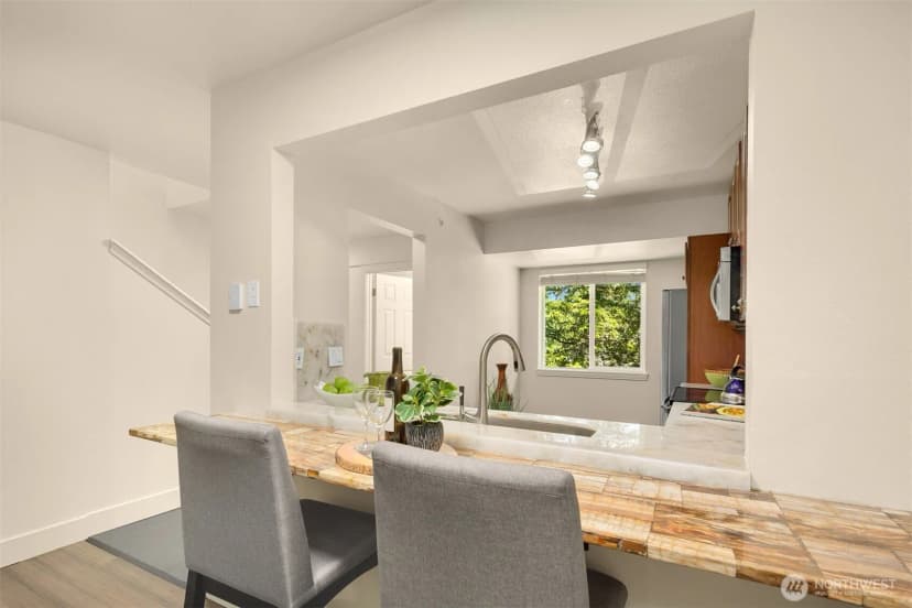Property photo for 515 Newport Way Nw #b3, Issaquah photo 7