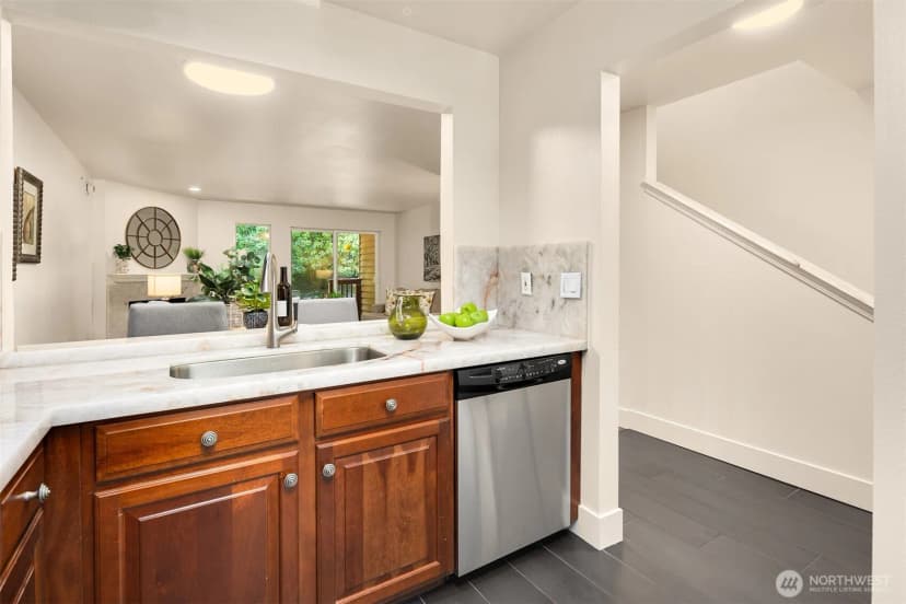 Property photo for 515 Newport Way Nw #b3, Issaquah photo 6