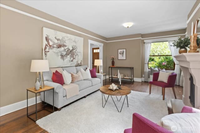 Property photo for 1601 10th Avenue W, Seattle photo 4